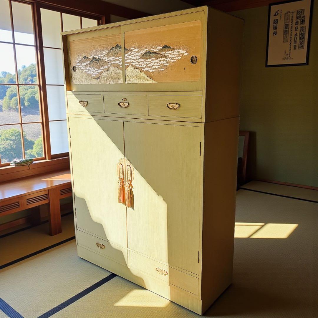 高級桐箪笥 観音開き 山水絵 伝統工芸品 桐ダンス　和ダンス 鍵付き 送料込み