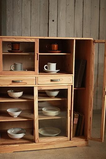 古い木枠のガラス戸棚　小引き出し2杯　食器棚　水屋　キャビネット　古家具　古民家