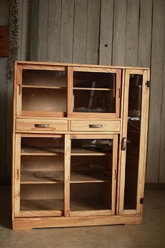 古い木枠のガラス戸棚　小引き出し2杯　食器棚　水屋　キャビネット　古家具　古民家