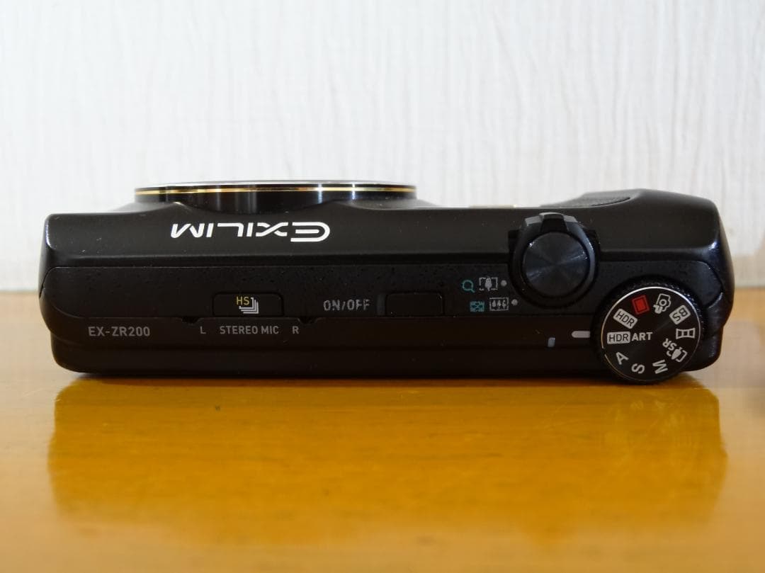 CASIO EXILIM EX-ZR200 ブラック　コンパクトデジタルカメラ