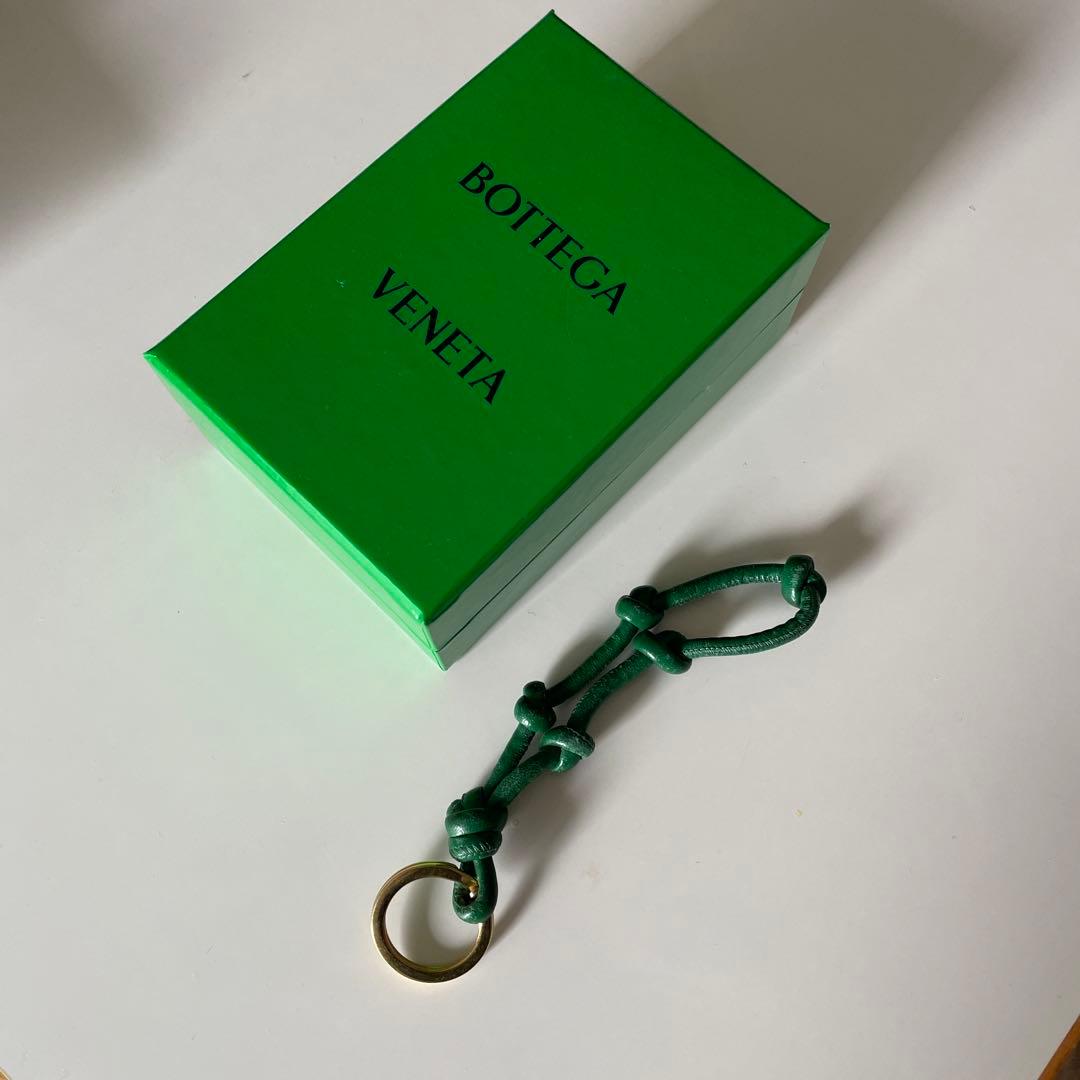BOTTEGA VENETA グリーンレザー キーホルダー