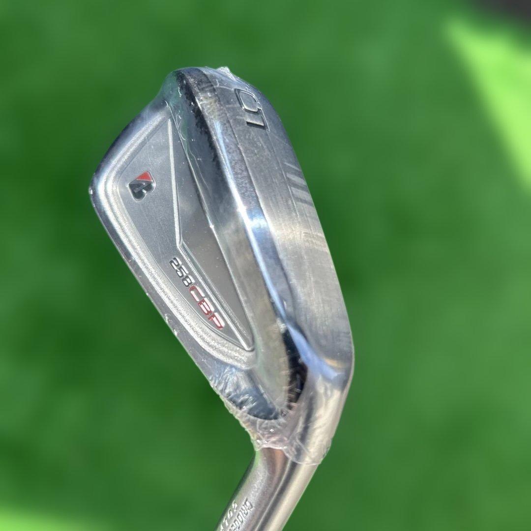 新品未使用258CBPの5アイアンです。
