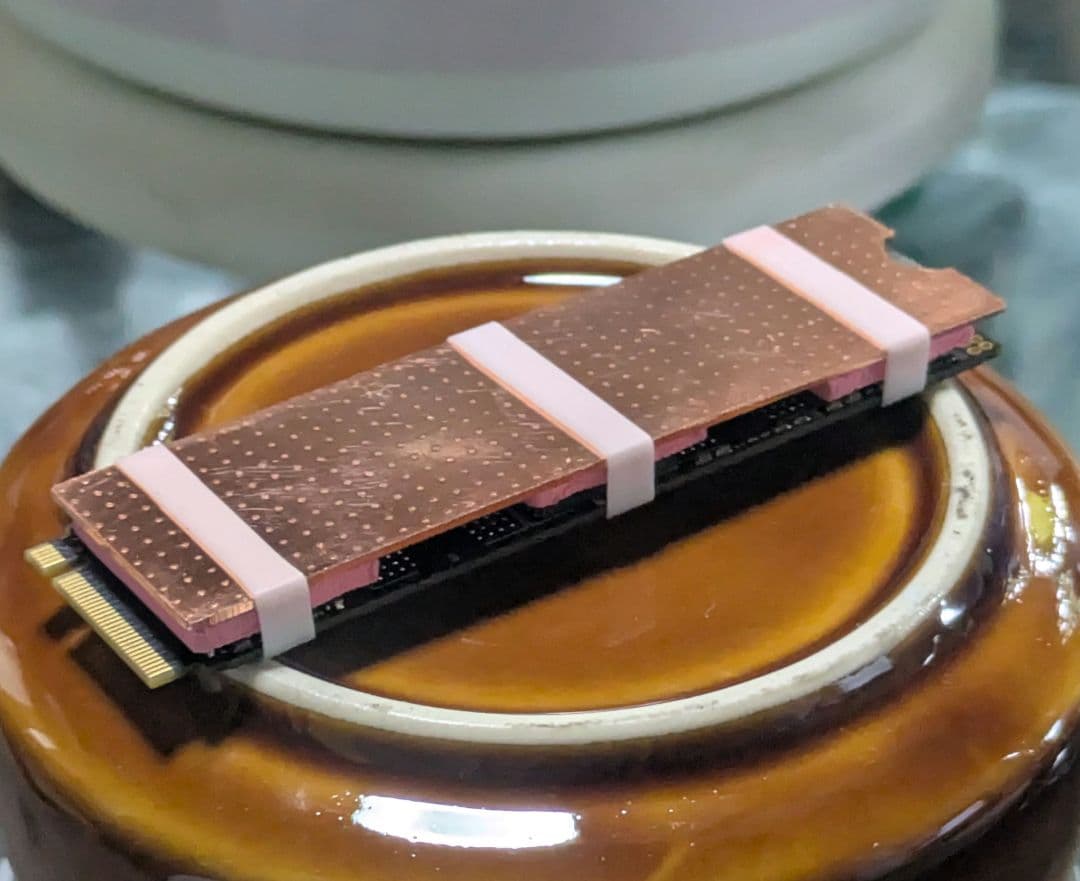 銅ヒートシンク付 M.2 NVMe 2TB