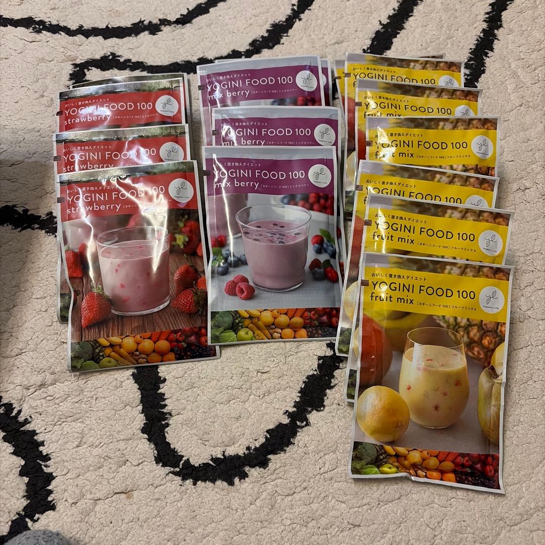 Yoganic Life ヨギーニフード　ストロベリー・ミックスベリー35袋