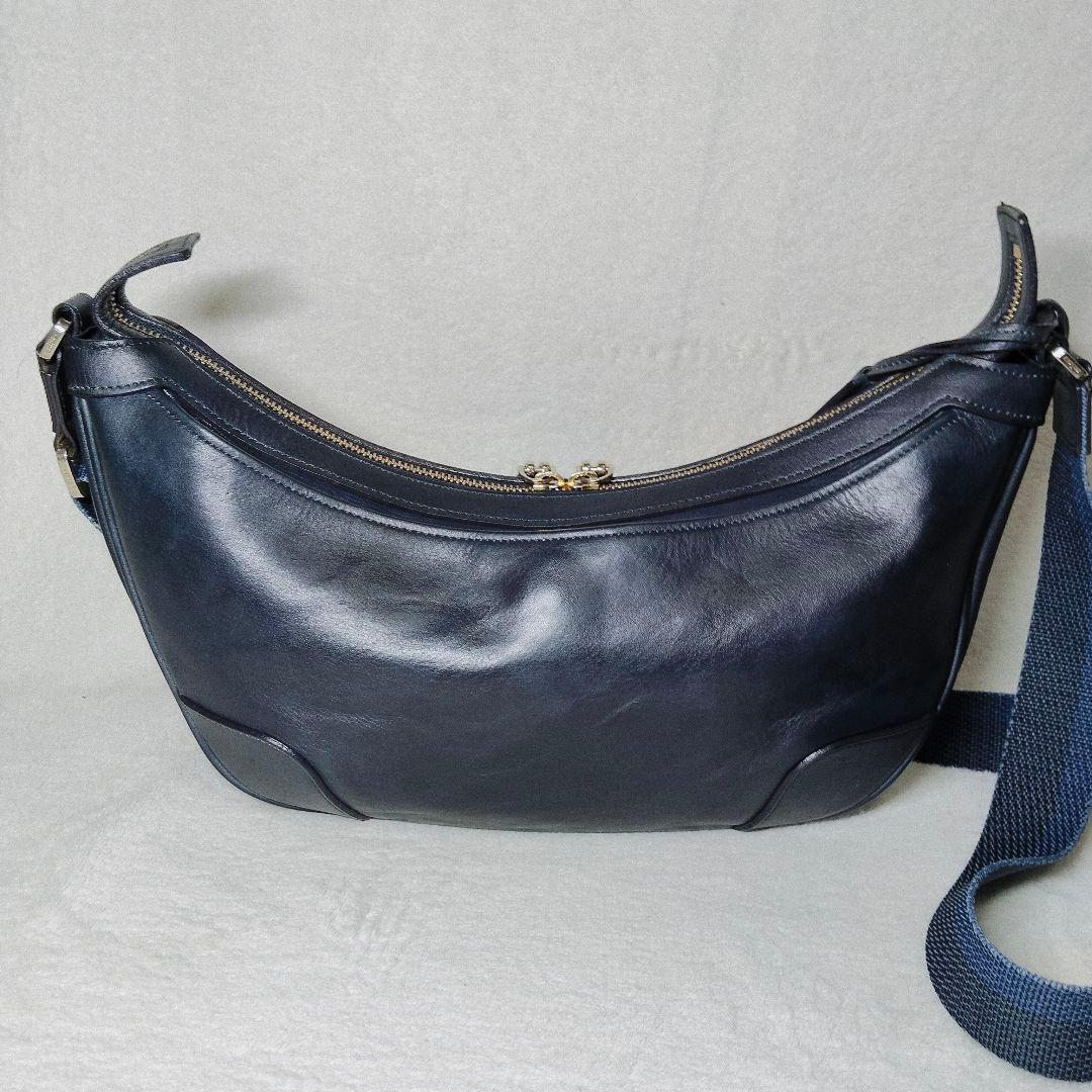 aniary アニアリ ショルダーバッグ 三日月型 レザー ハーフムーン