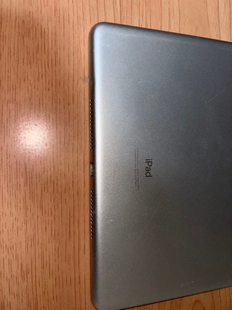Apple iPad ９世代　64GB