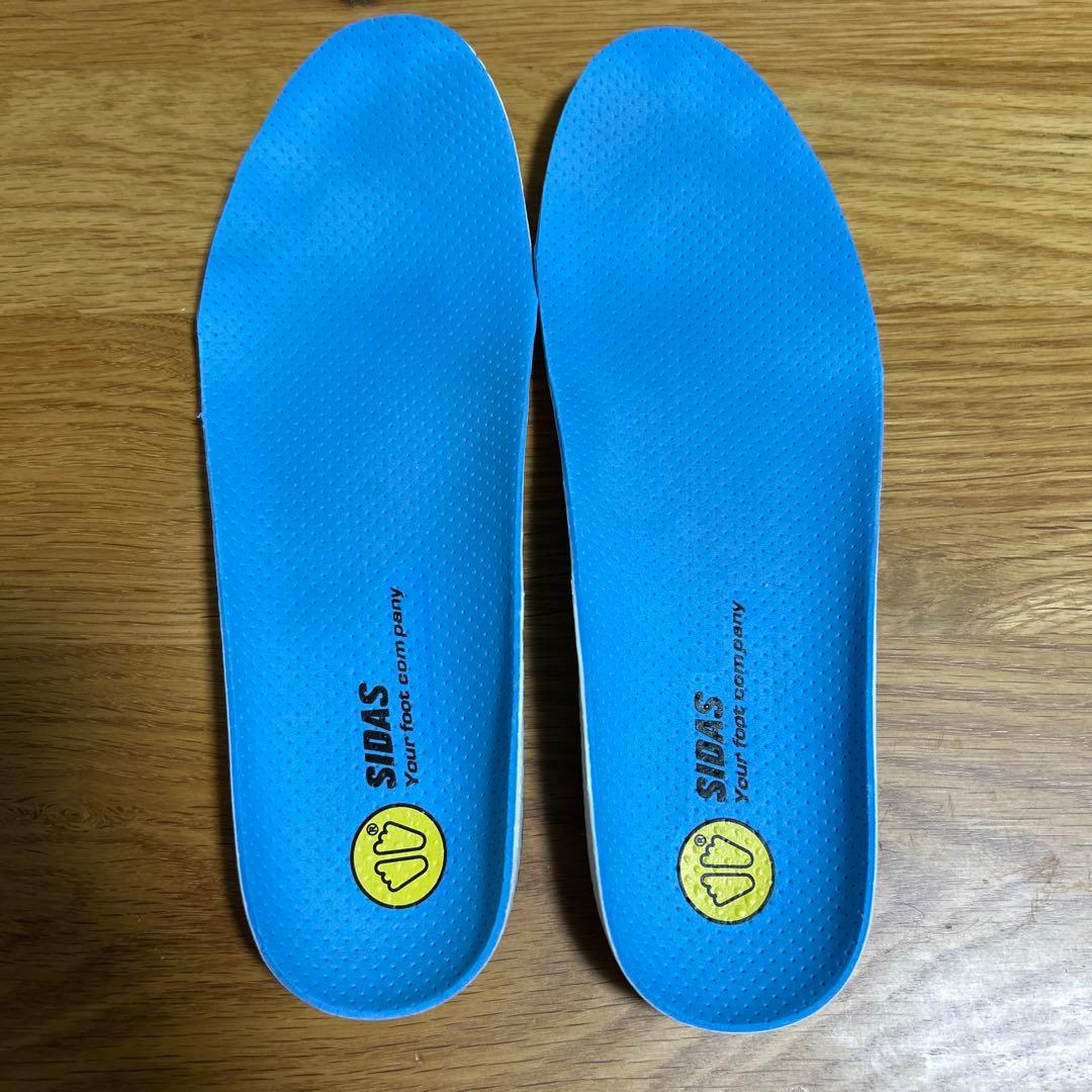 【美品】【匿名配送】ミズノ　バレーボールシューズ　ウェーブアルテミス23cm