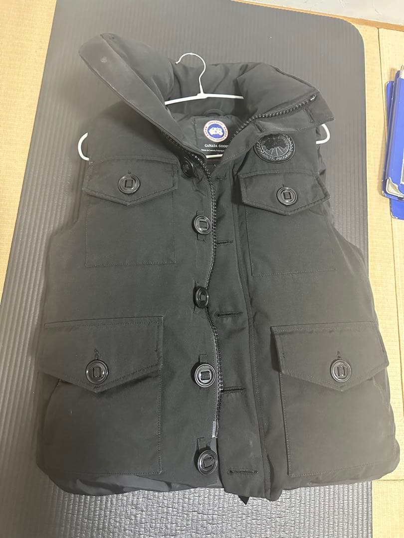 ダウン　ベスト　モントリオール　BEAMS 別注　ビームス　黒ワッペン