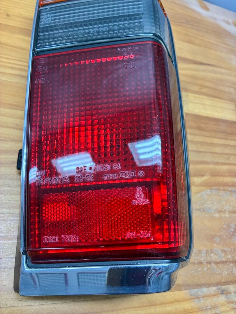 トヨタ マークⅡ ワゴン バン GX70系　テールランプ 左右セット