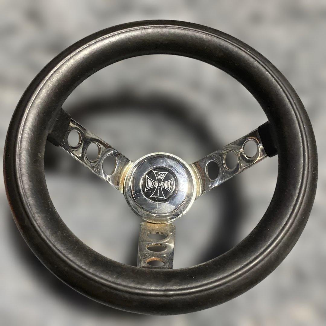 ステアリングホイール 黒　銀　穴あき moon equip ハンドル