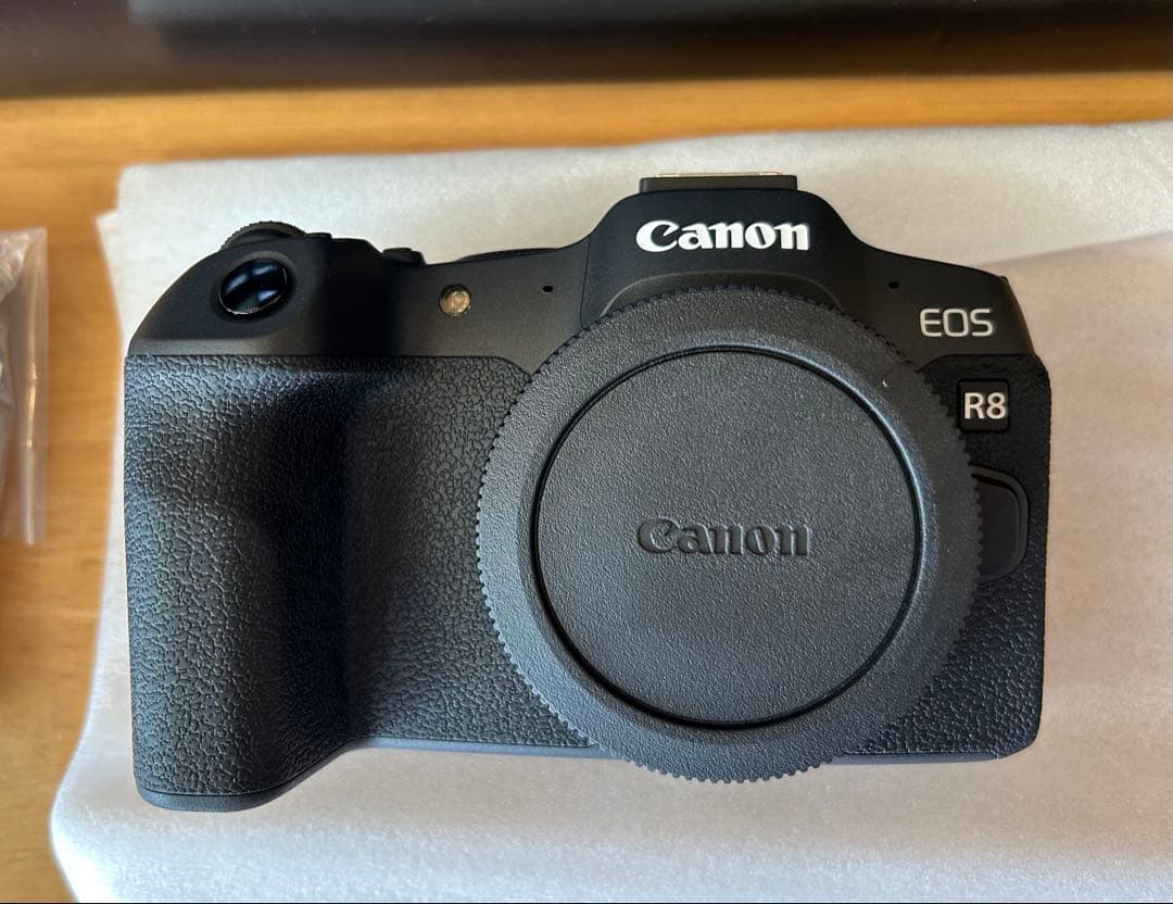 極美品（2024年11月購入）Canon EOS R8 ボディ（付属品　未使用）