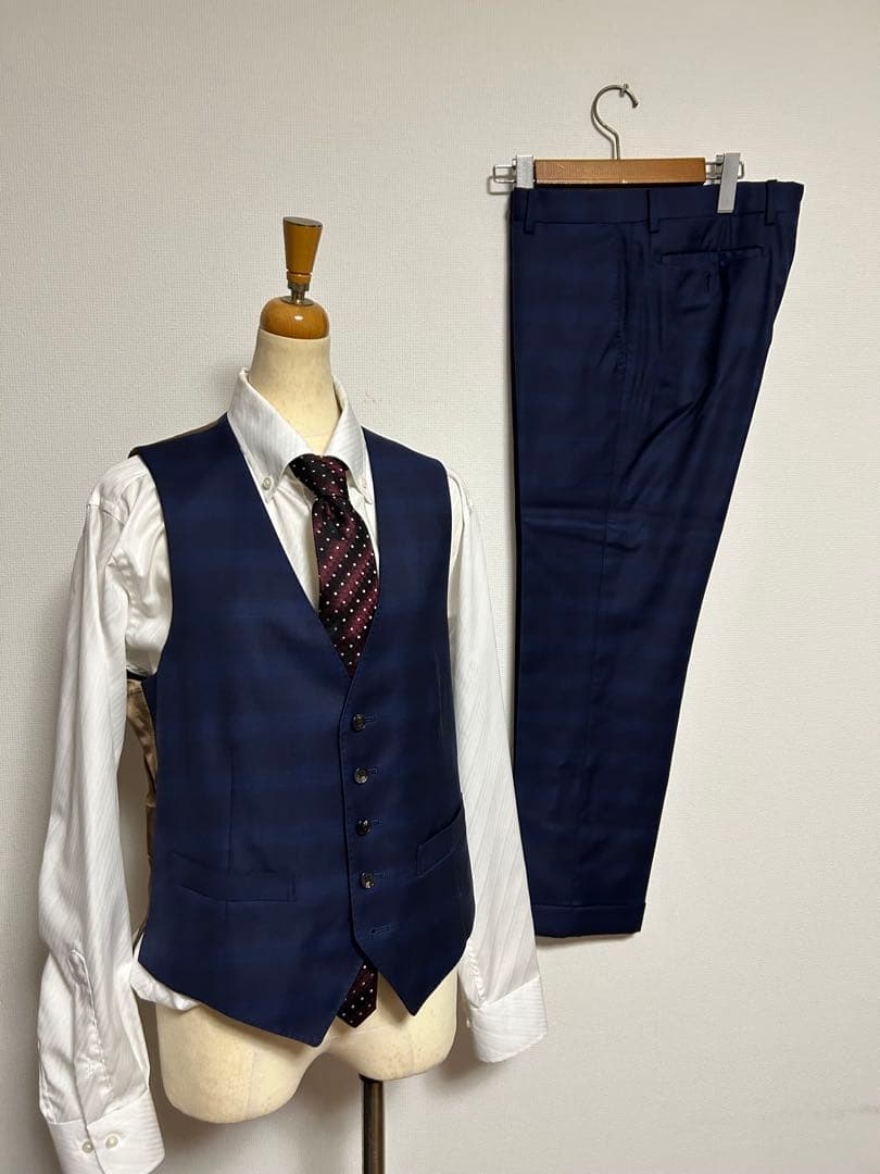 UNIVERSAL LANGUAGE★高級スーツ　Y4～Y５ベスト付4ピース