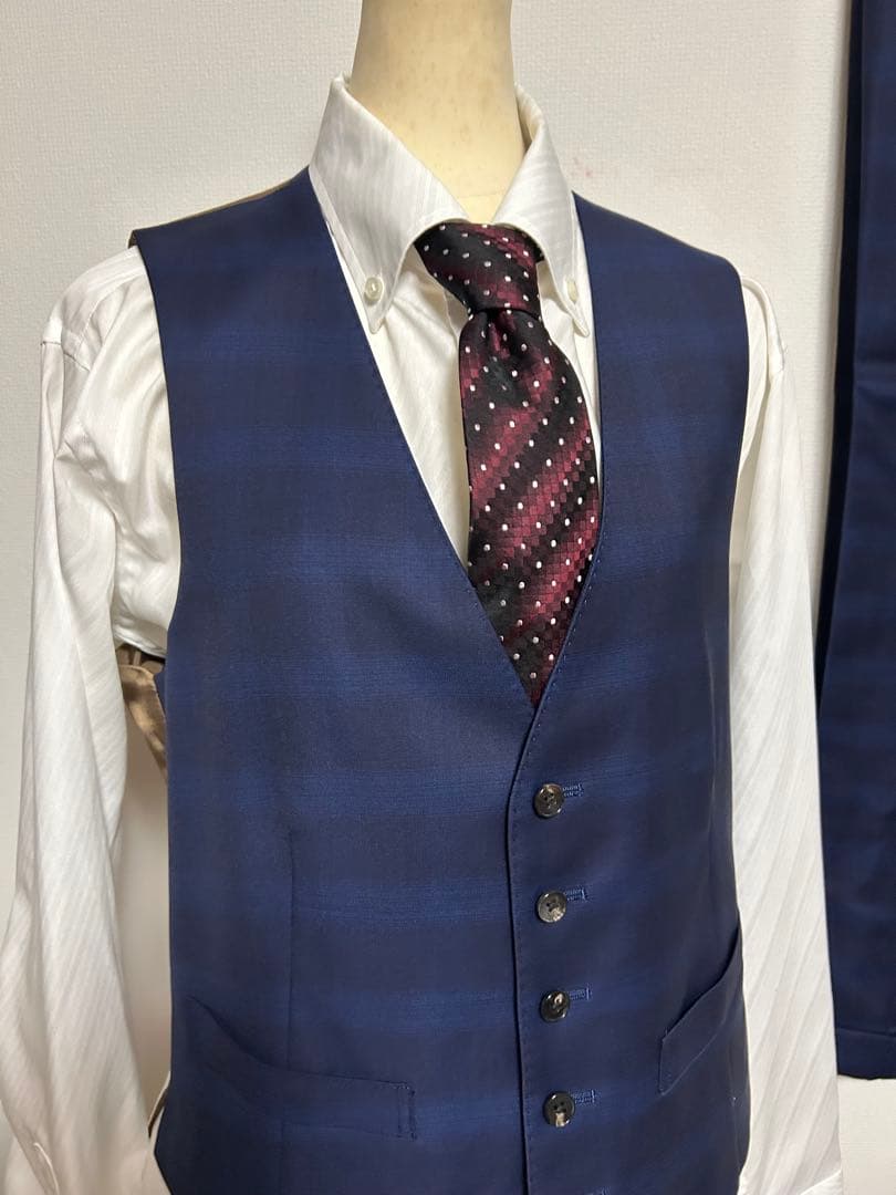 UNIVERSAL LANGUAGE★高級スーツ　Y4～Y５ベスト付4ピース