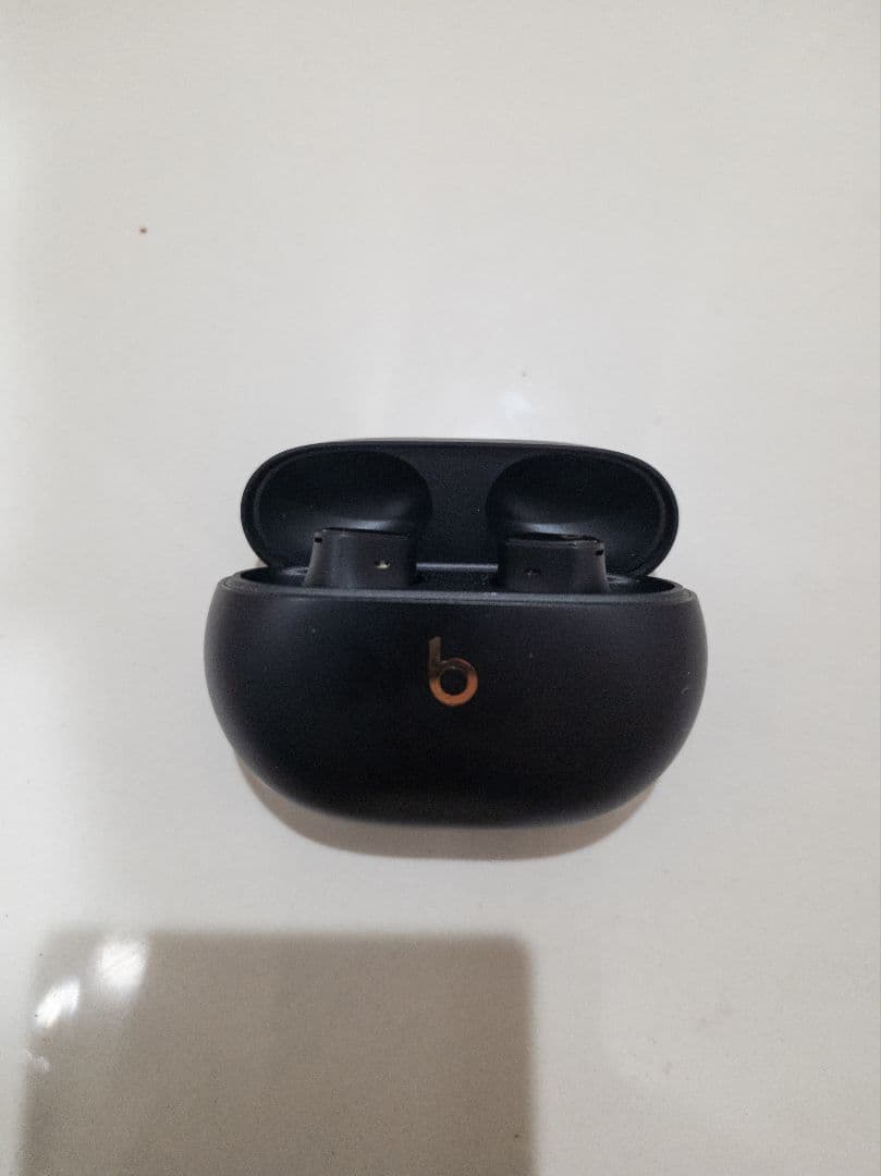 美品　beats studio buds + 動作確認済