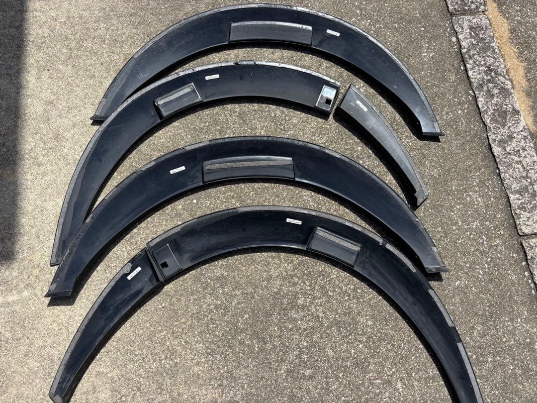 エセックス　CRS　200 系ハイエース　オーバーフェンダー　25mm