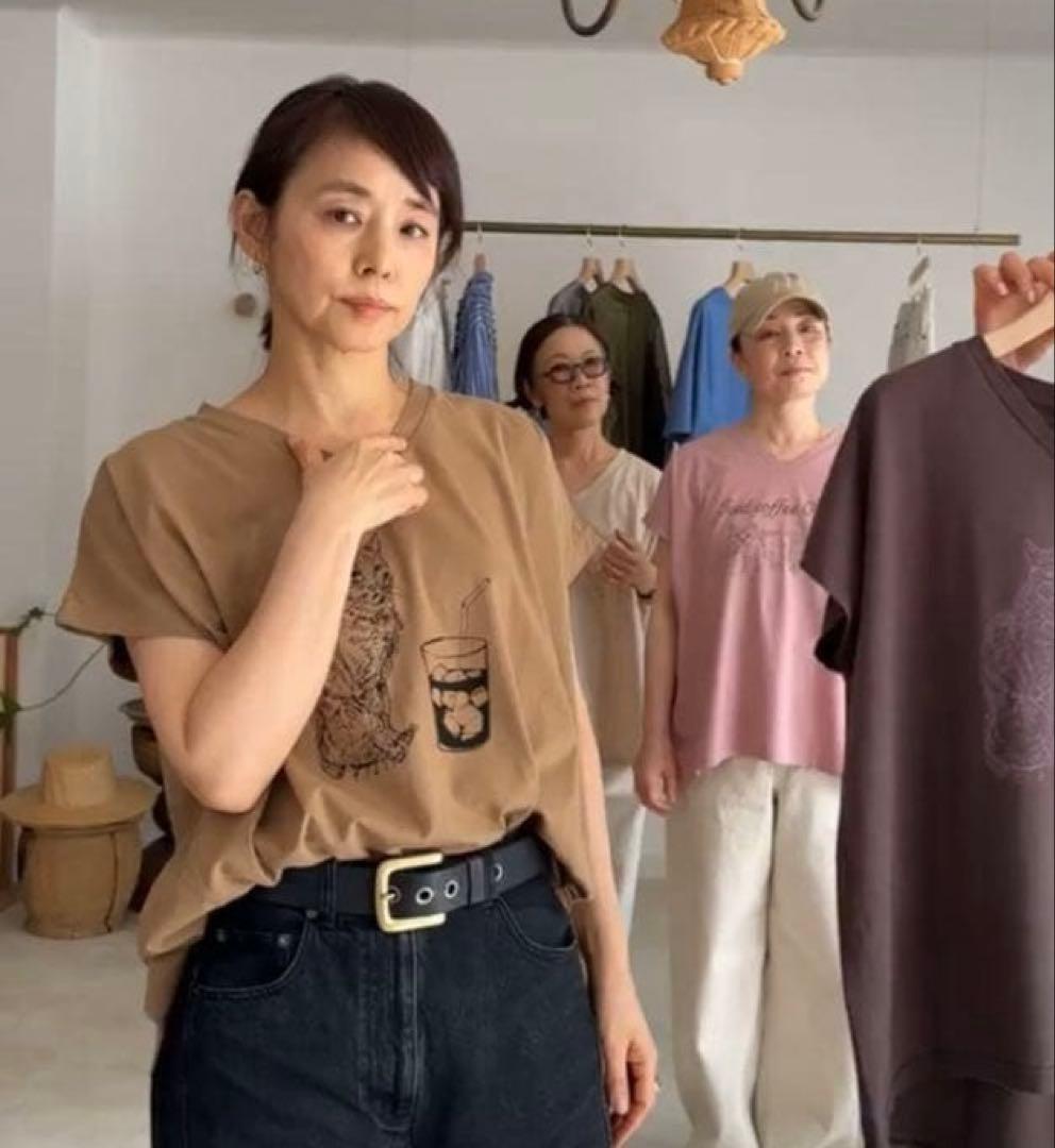クロスアンドクロス　石田ゆり子　Vネック半袖Ｔ　ハニオ