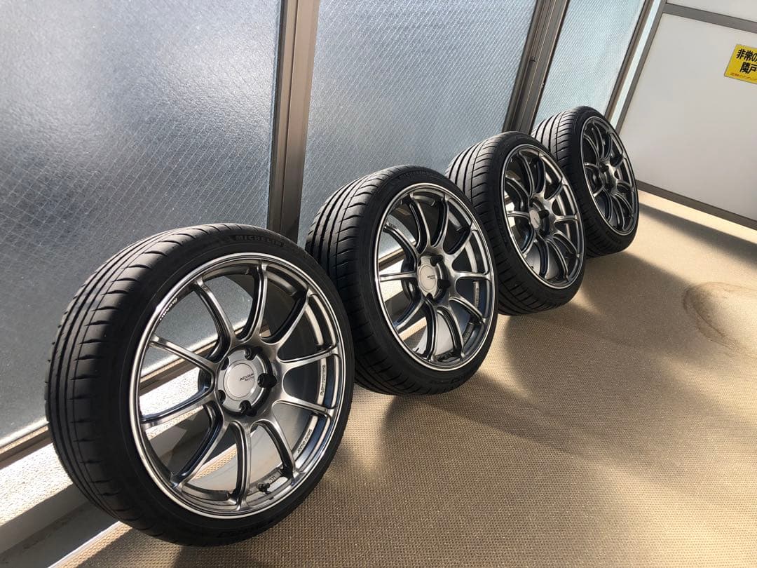 ヨコハマ ADVAN Racing RZII 18in PS4 4本セット