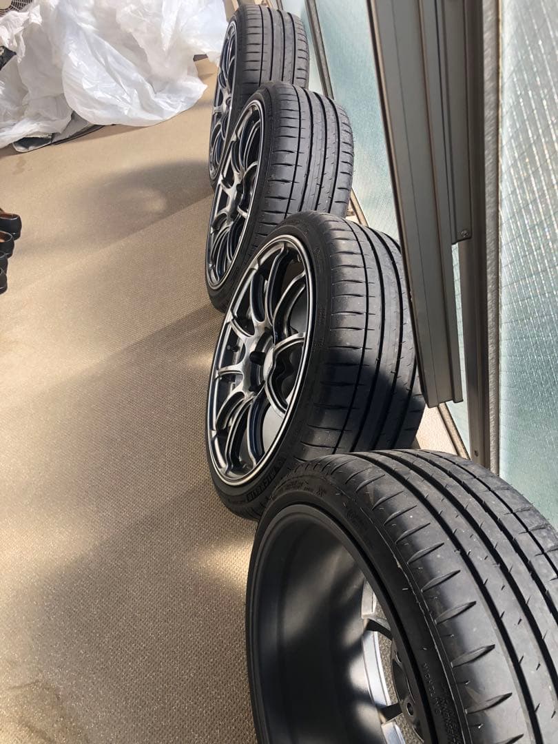 ヨコハマ ADVAN Racing RZII 18in PS4 4本セット