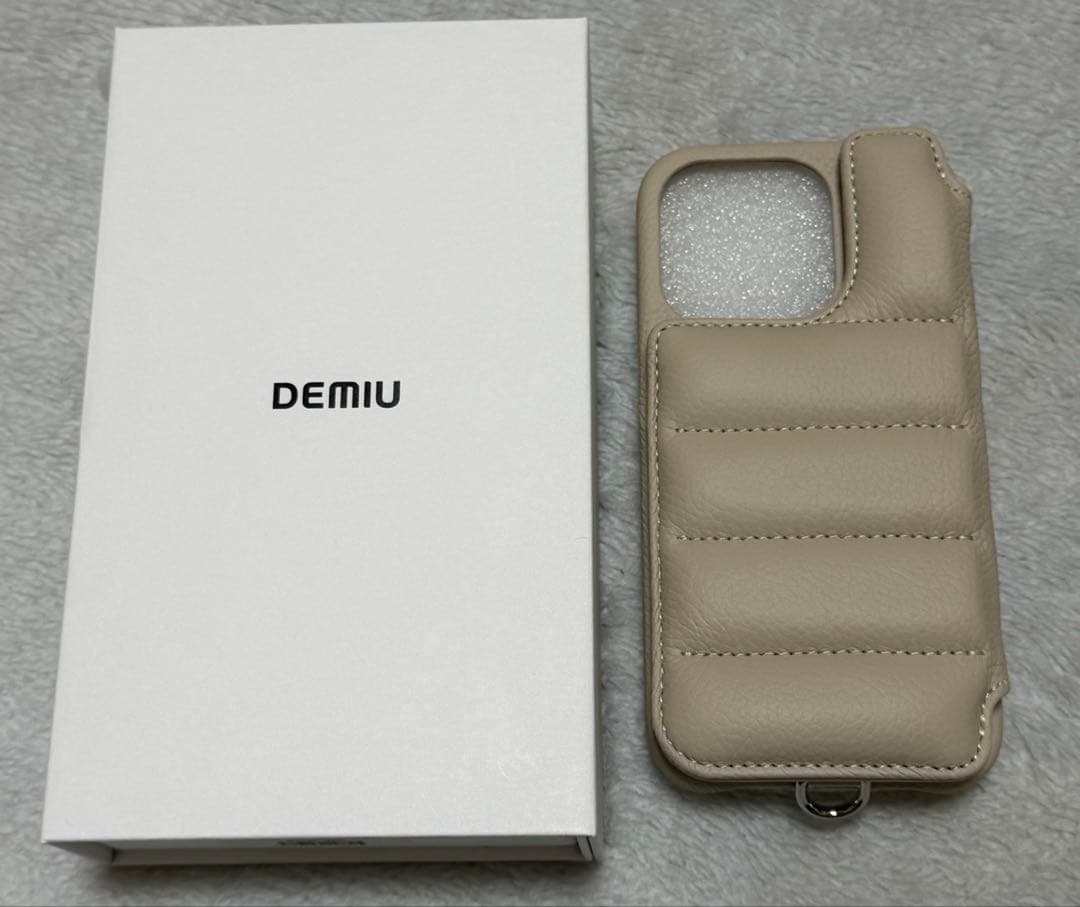 【新品未使用】DEMIU BALLON iPhone15pro ベージュ