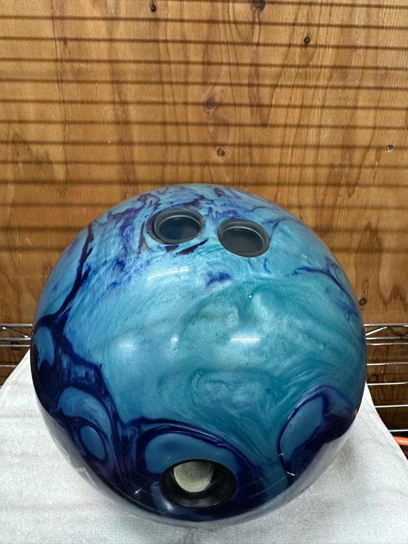 ⭐️美品⭐️ ブルーコーラルベノム　ボウリングボール　15ポンド