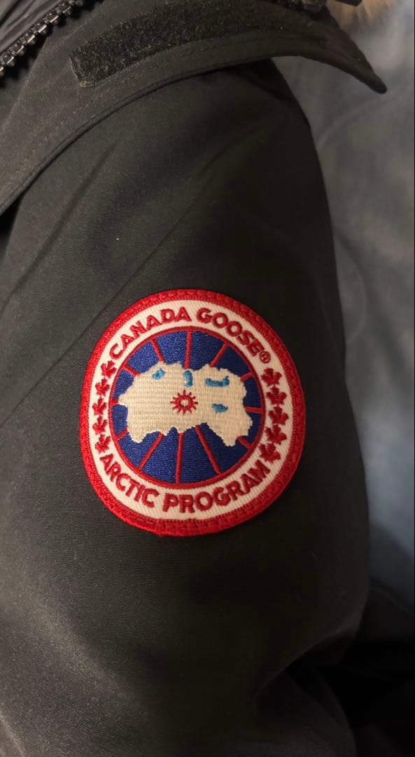カナダグース ダウンジャケット 正規品 xs冬物 定番 人気モデル　レディース可