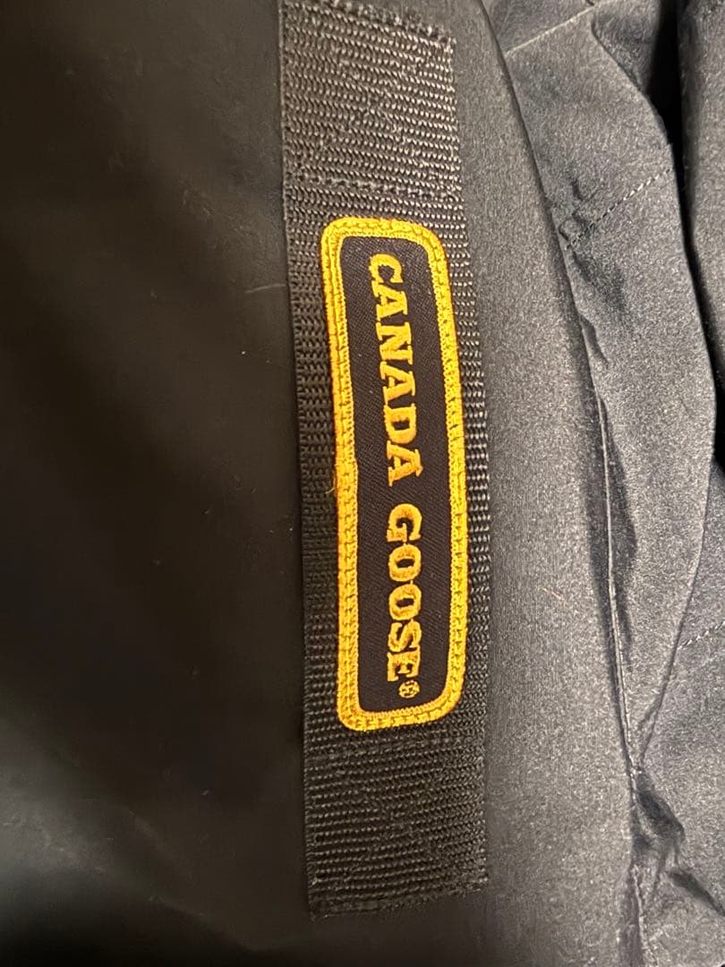 カナダグース ダウンジャケット 正規品 xs冬物 定番 人気モデル　レディース可