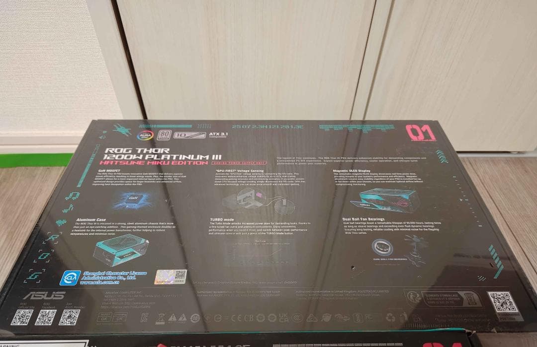 ASUS ROG Thor 1200W Platinum III 初音ミク