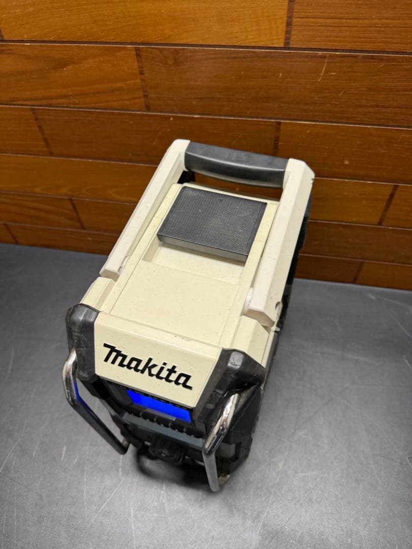 Makita ラジオMR001GZW