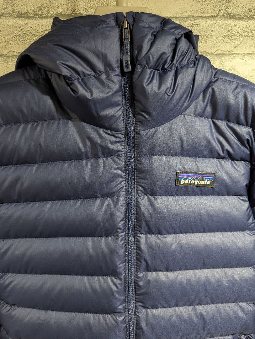 Patagonia ダウンセーターフーディ 濃紺 美品 xs
