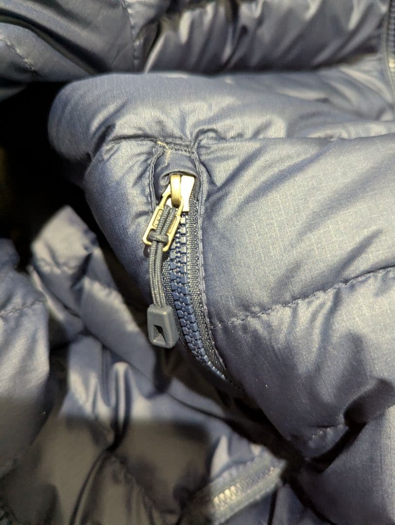 Patagonia ダウンセーターフーディ 濃紺 美品 xs