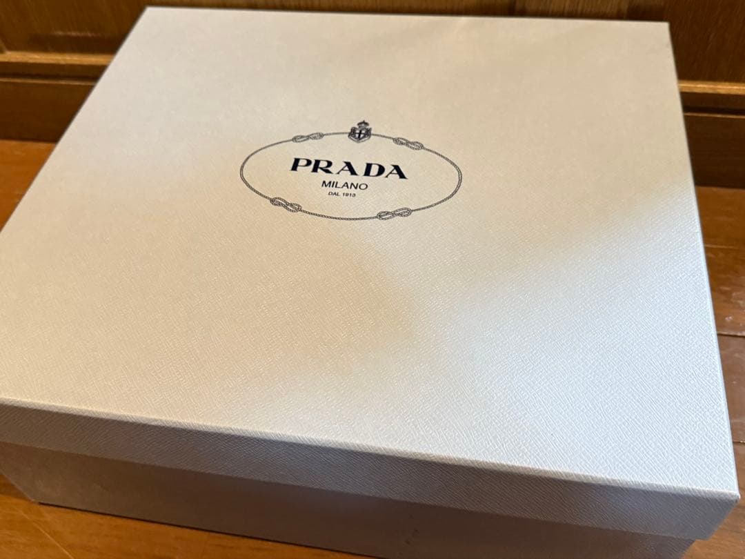 PRADA モノリス ブラックレザー ローファー