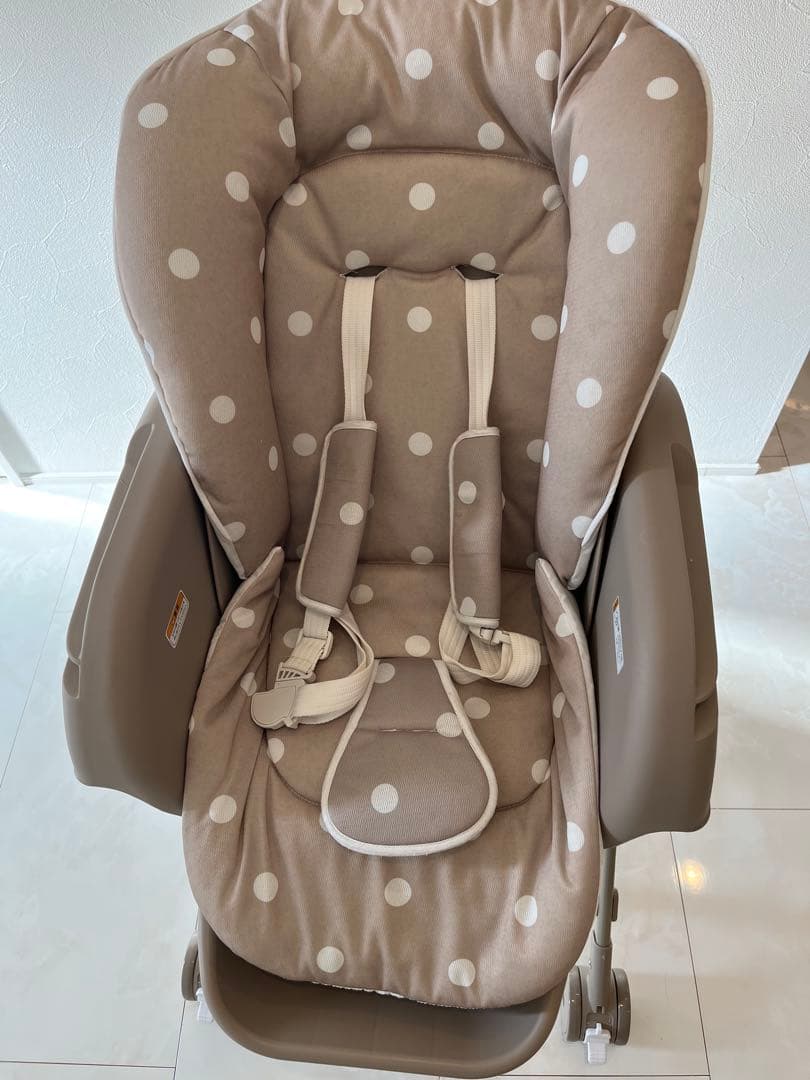 美品★KATOJIヒッコロ II ベージュ　ハイローチェア