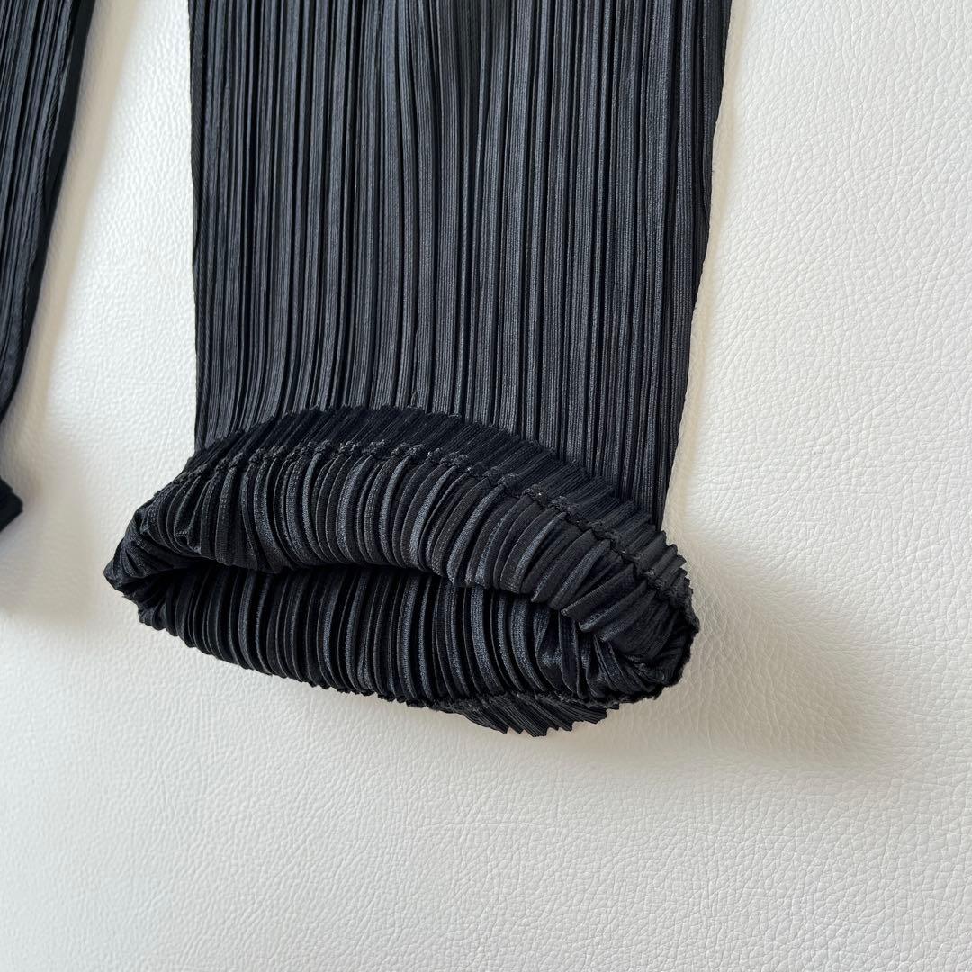 美品✨近年　プリーツプリーズ　イッセイミヤケ　パンツ　ブラック　ポケット