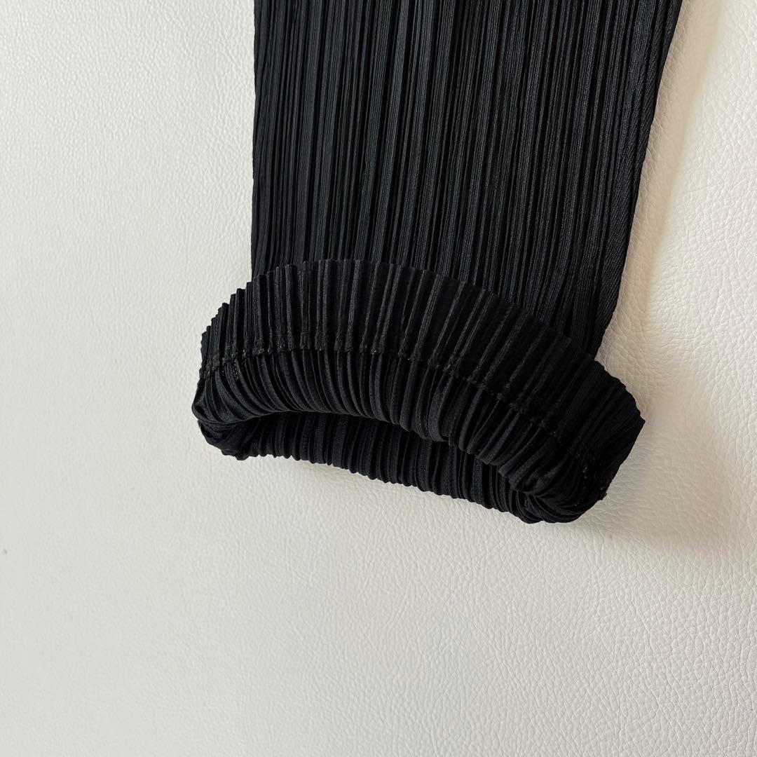 美品✨近年　プリーツプリーズ　イッセイミヤケ　パンツ　ブラック　ポケット
