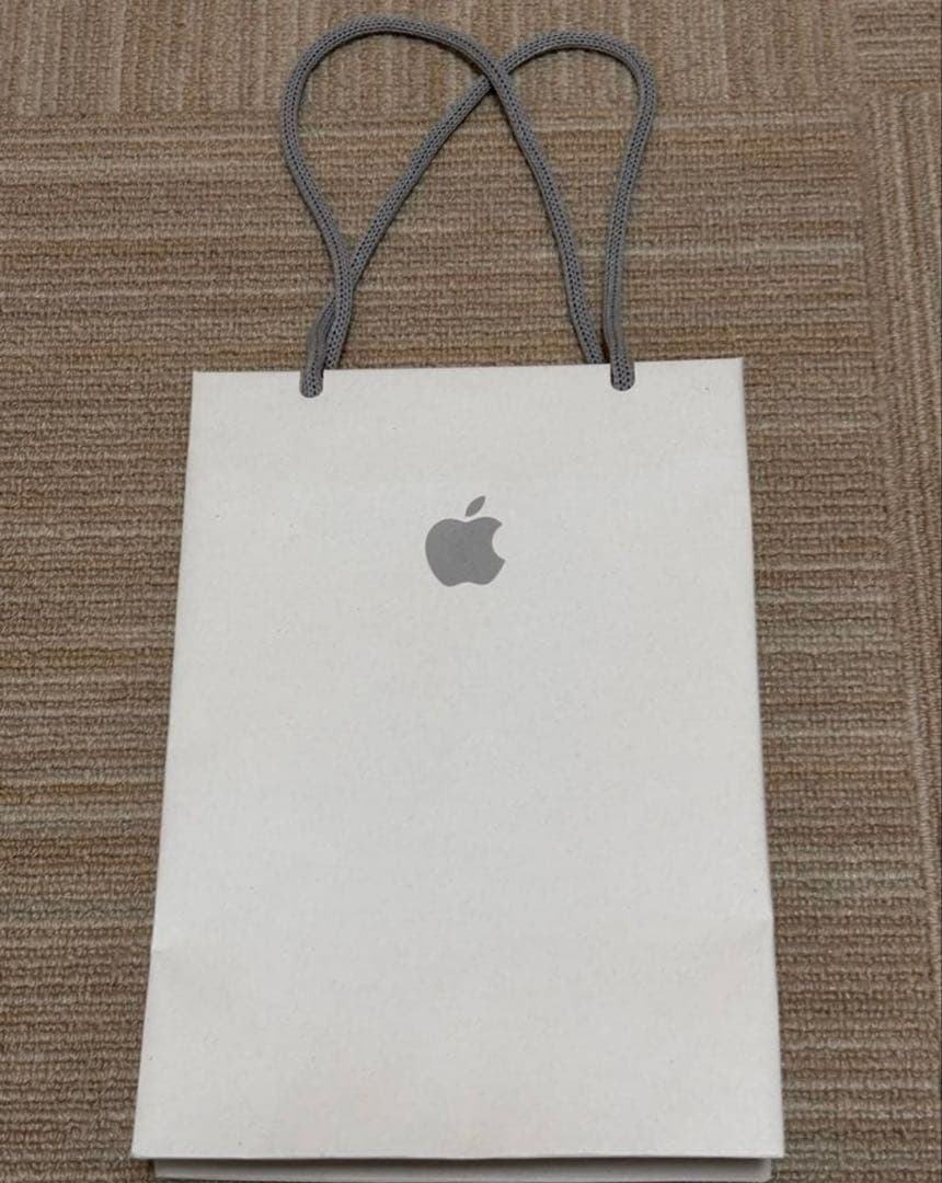 アイフォーン　iPhone 16 ブラック　新品　未使用　おまけ付き