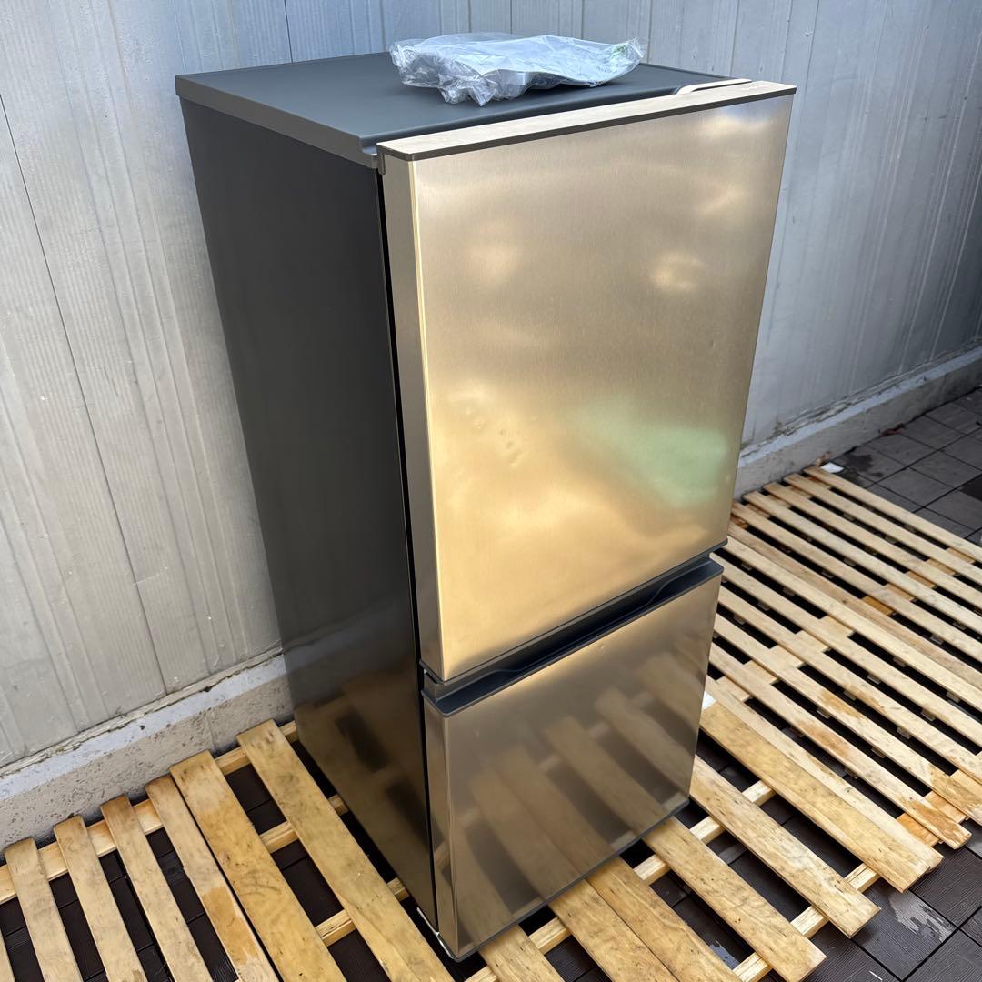 AQUA 2023年製 2ドア冷蔵庫 スタイリッシュシルバー 135L 495m