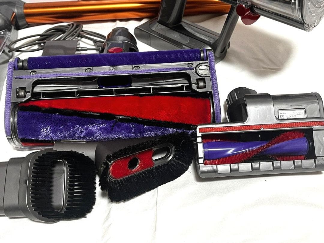 お買い得！Dysonダイソン　サイクロンクリーナーSV12/V10良品