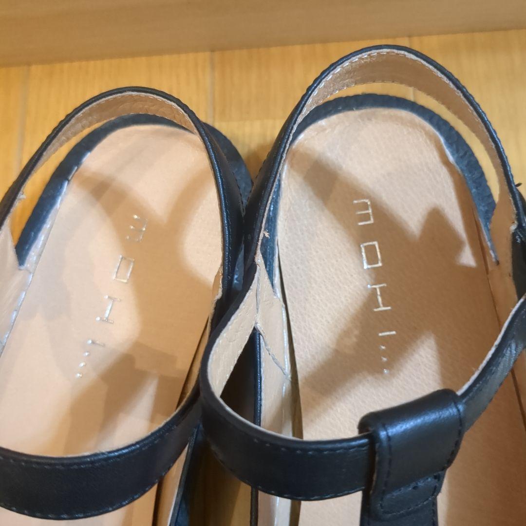 MOHI Tストラップ　フラットサンダル