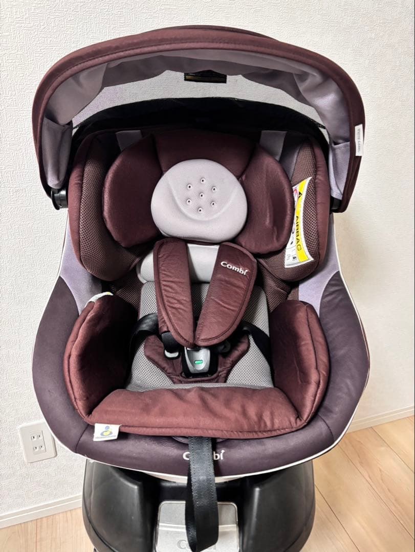 美品　コンビ　Combi ネルームエッグショック　チャイルドシート　回転式
