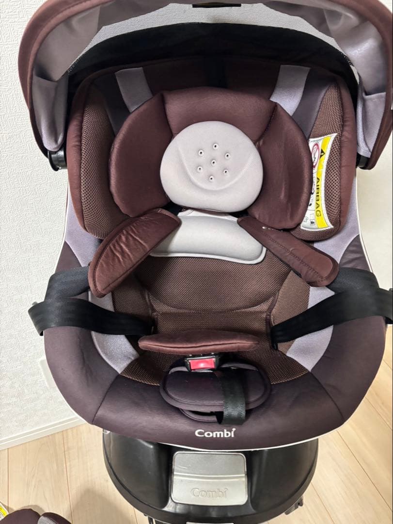 美品　コンビ　Combi ネルームエッグショック　チャイルドシート　回転式