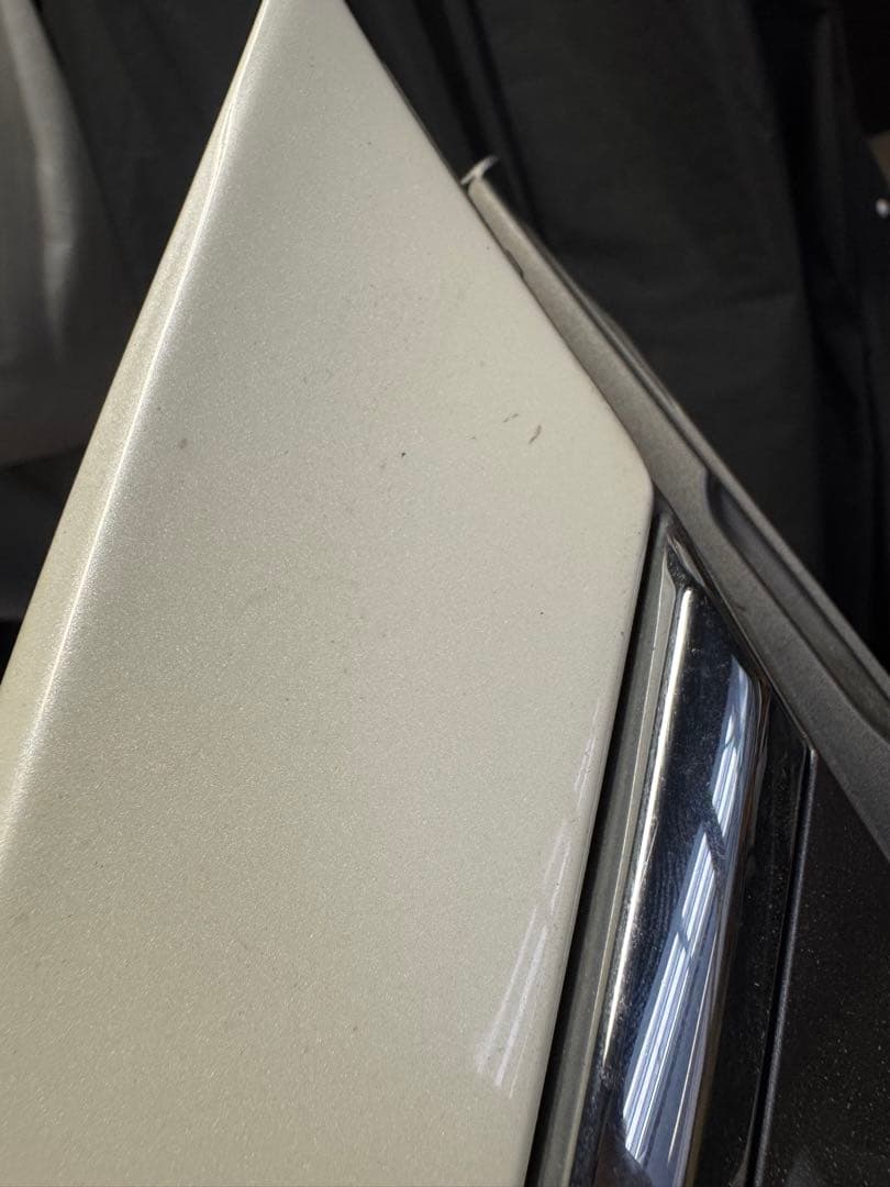 アルファード20系後期ハイブリッド純正グリル　ホワイト系