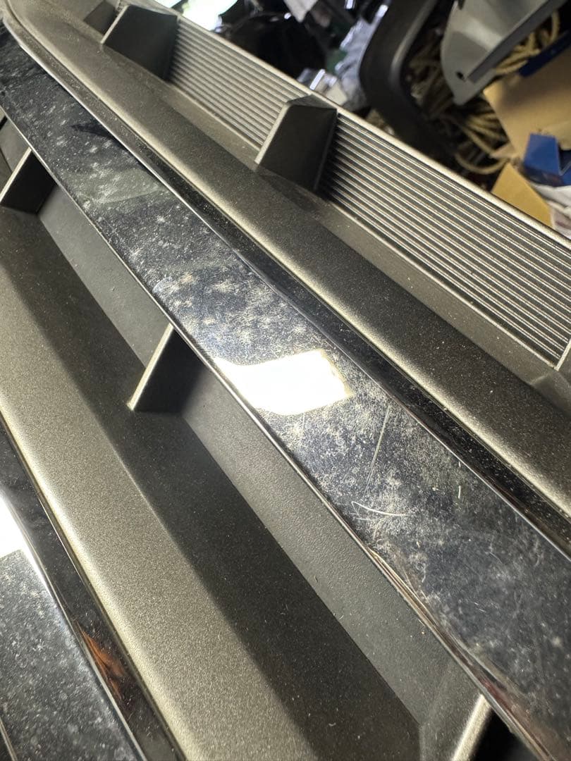 アルファード20系後期ハイブリッド純正グリル　ホワイト系