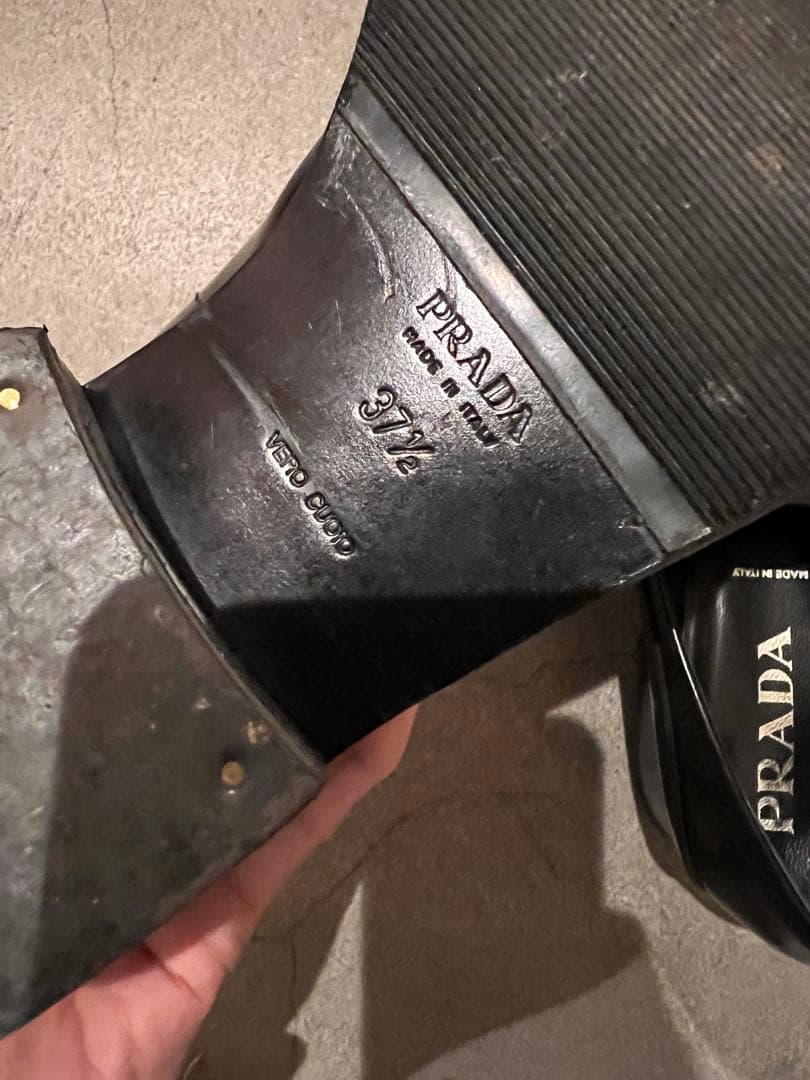 PRADA 37.5 ローファー
