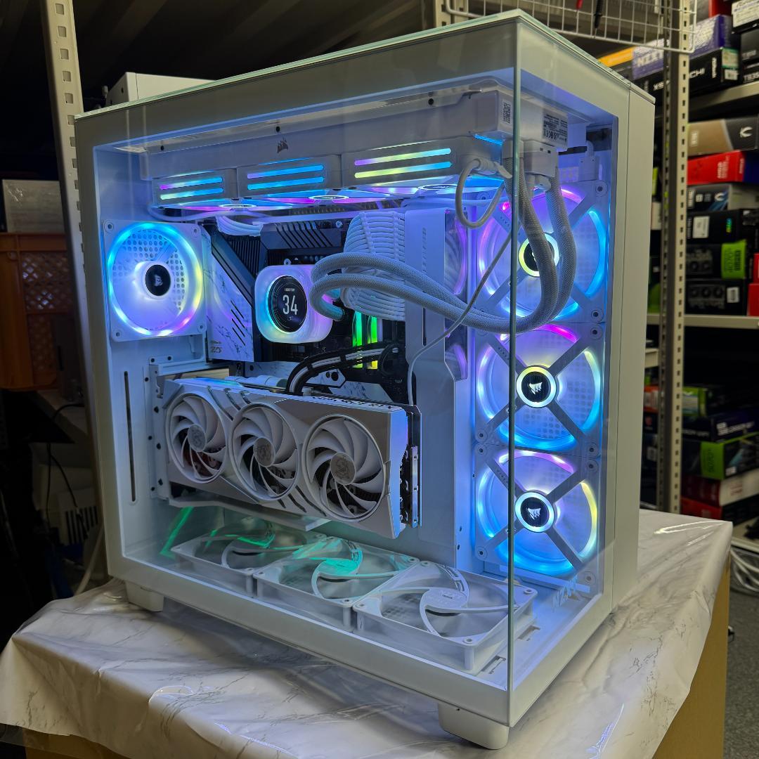 ゲーミングPC/13700F RTX4070TiS 32GB NVMe 1TB