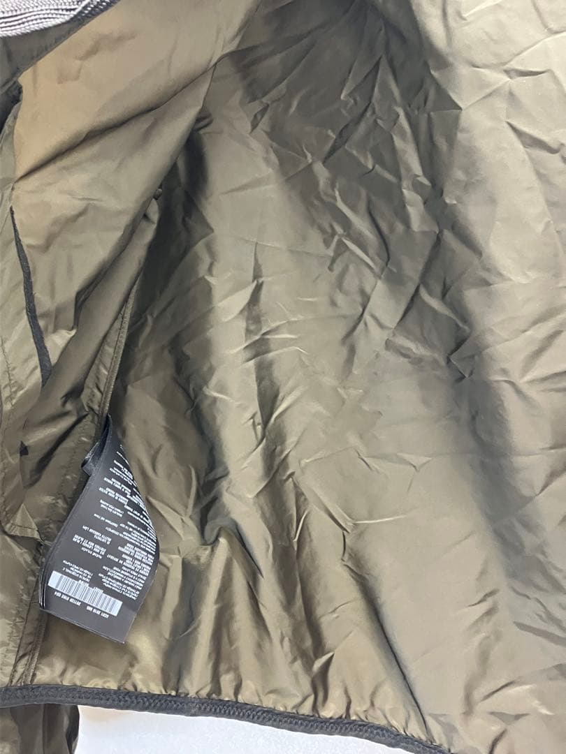 プラダ ナイロンパーカー カーキ サイズ38 レディース 【3636】