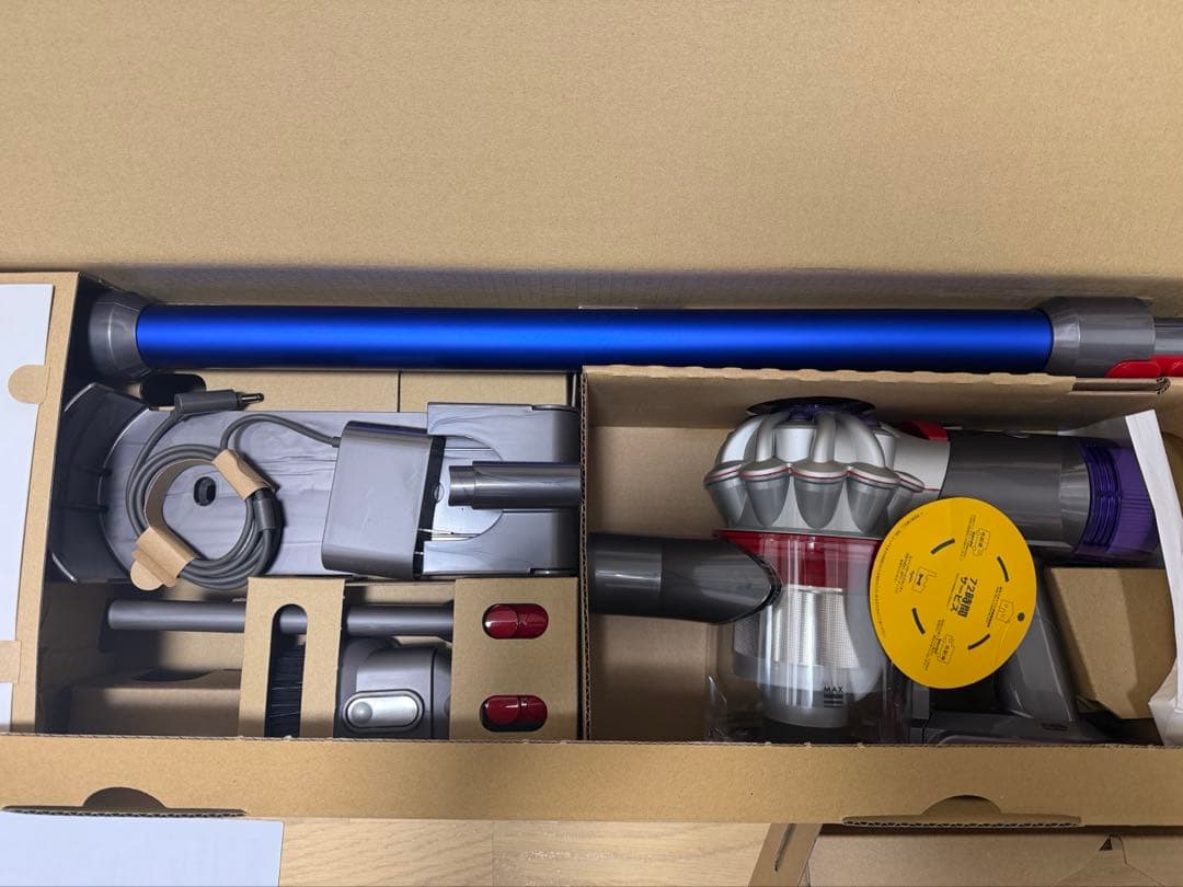 【新品未使用】 Dyson コードレスクリーナー SV25 V8Plus