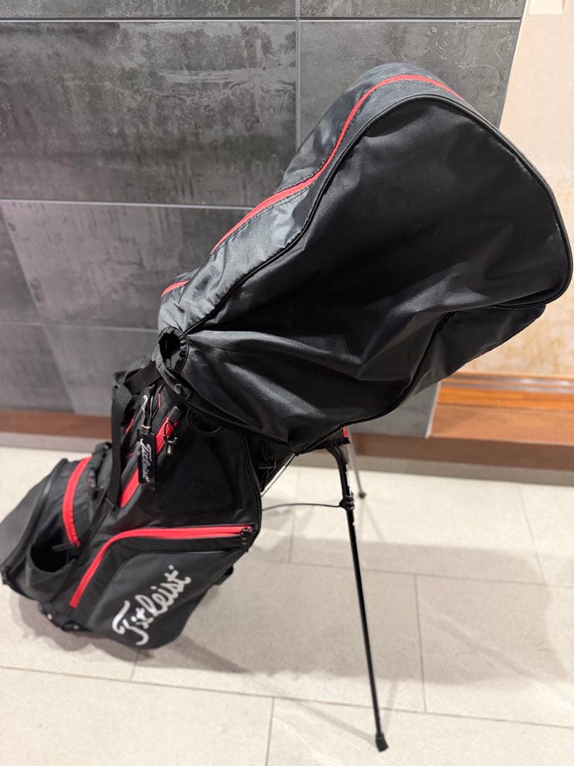 Titleist スタンド式キャディバッグ ブラック/レッド