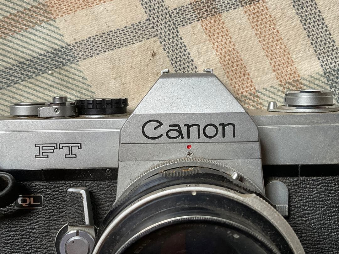 キヤノン・FT カバー付き。取扱説明書なし。【昭和ノスタルジー、ジャンク品？】