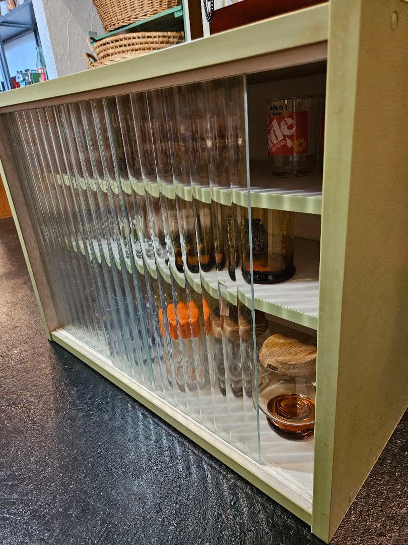 ショーケース　ディスプレイ　棚　ラック　ガラスケース　昭和レトロ　アンティーク