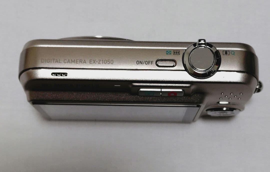 CASIO EXILIM EX‑Z1050 コンパクトデジタルカメラ デジカメ